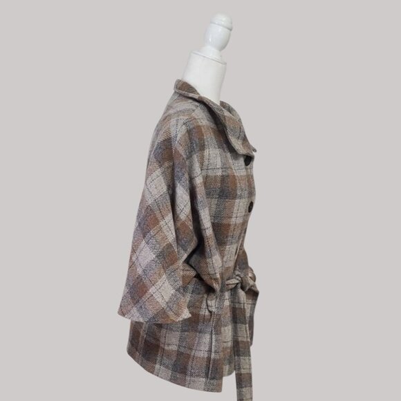 BOYNE VALLEY WEAVERS Plaid Wool Jacket/Cape – Made in Ireland, Pure Elegance! - Picture 5 of 7